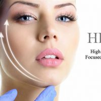 HIFU Rewolucja w odmładzaniu Niechirurgiczny lifting skóry twarzy i ciała. Przywraca jędrność i napięcie skóry już po 1 zabiegu.